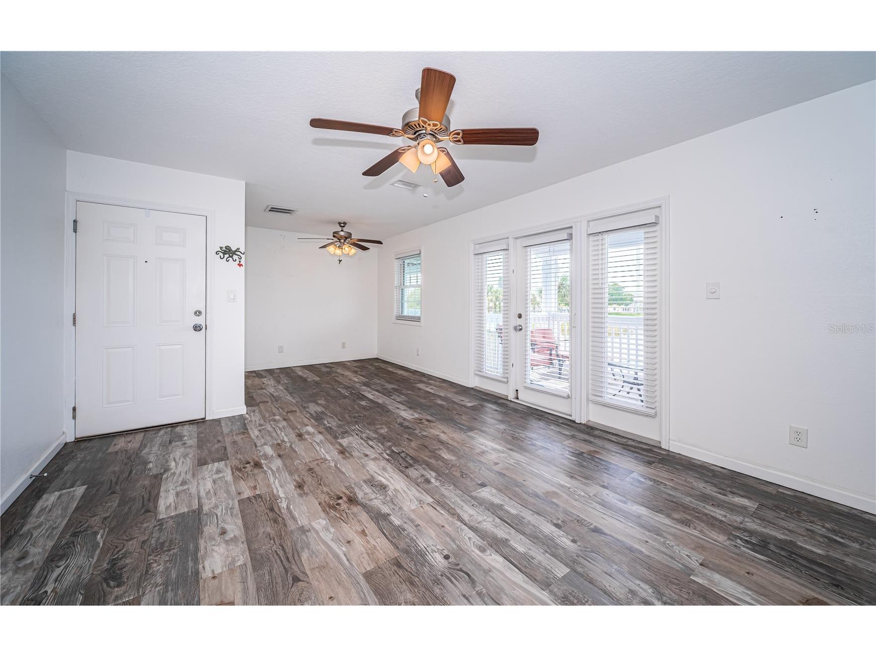 149 Seahorse Drive SE #H Saint Petersburg FL 33705 - BIG BAYOU LAKE TB8519687 image9