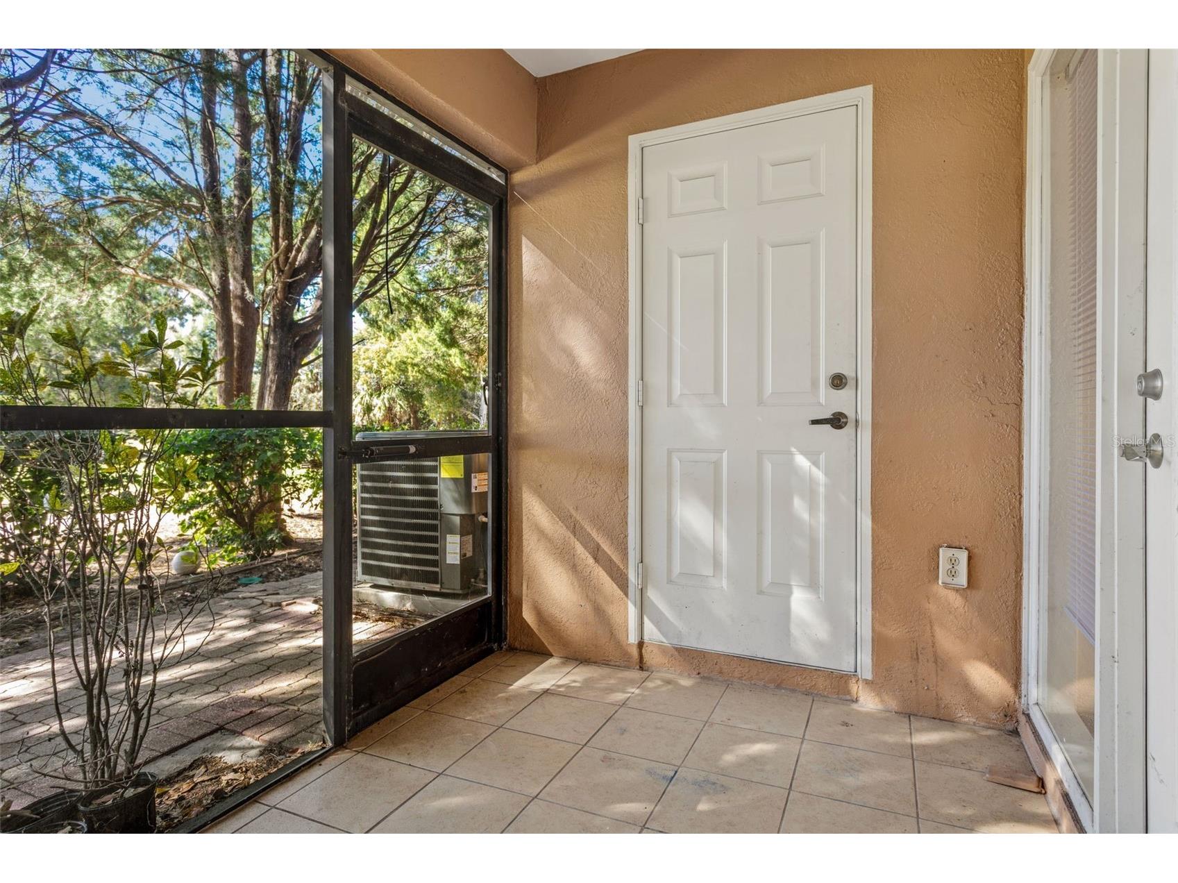 14902 Par Club Circle Tampa FL 33618 TB8489769 image22