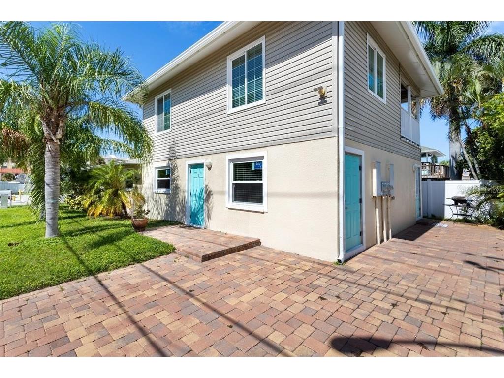 14909 1st St E Madeira Beach FL 33708 U8184198 image1