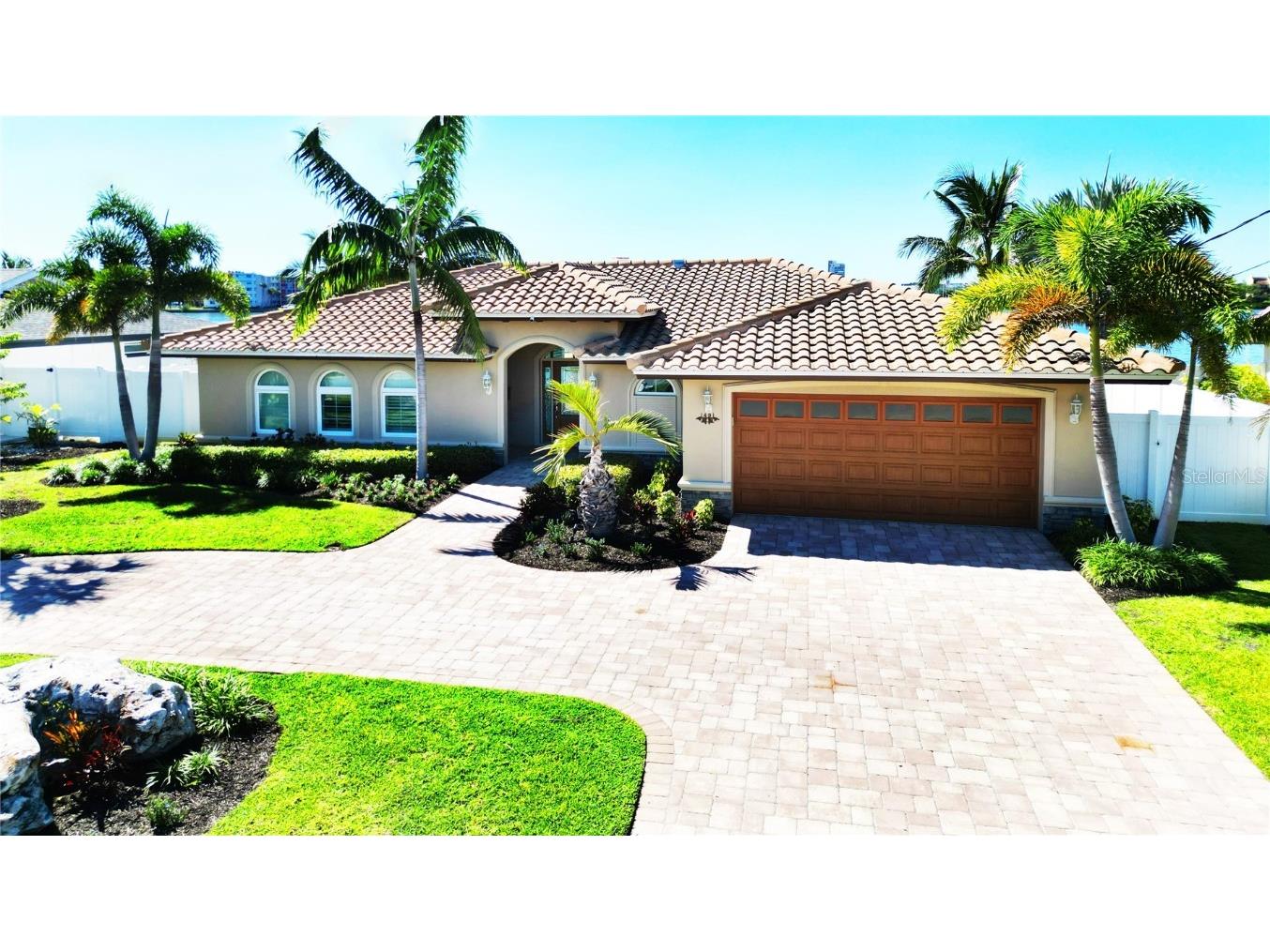 1491 Sea Gull Drive S Saint Petersburg FL 33707 TB8440050 image1