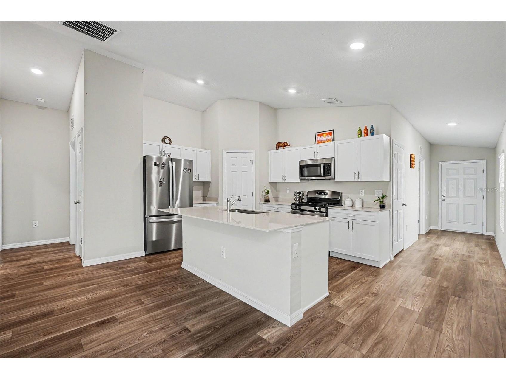 14919 Sterling Spur Avenue Lithia FL 33547 TB8506793 image2