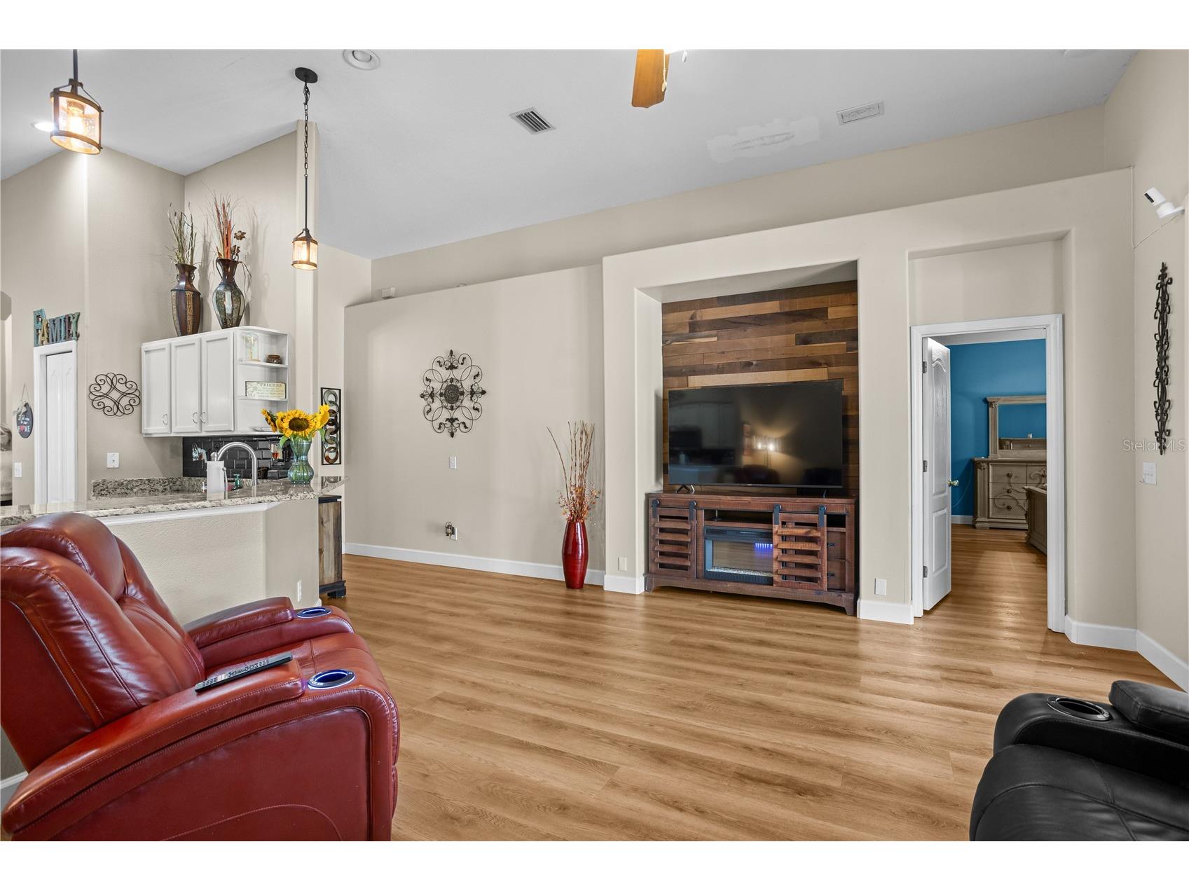 1492 Mellon Way Sarasota FL 34232 A4680667 image11