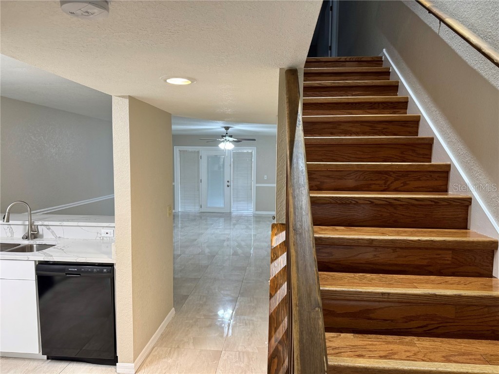 14922 Par Club Circle Tampa FL 33618 TB8454413 image1