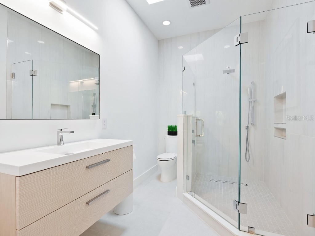 1493 Landings Lake Drive #32 Sarasota FL 34231 A4647867 image27