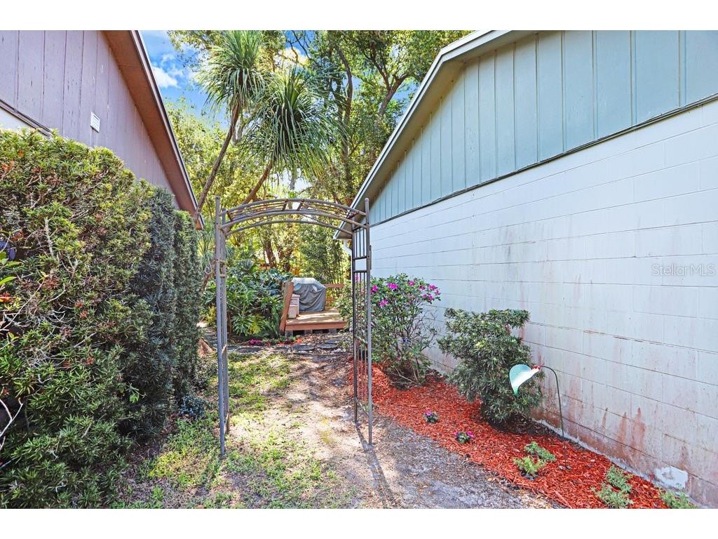 14931 Old Pointe Road Tampa FL 33613 TB8489444 image19