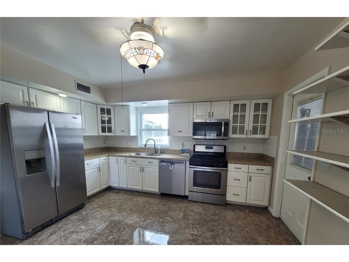 1494 85th Avenue N Saint Petersburg FL 33702 W7878659 image3