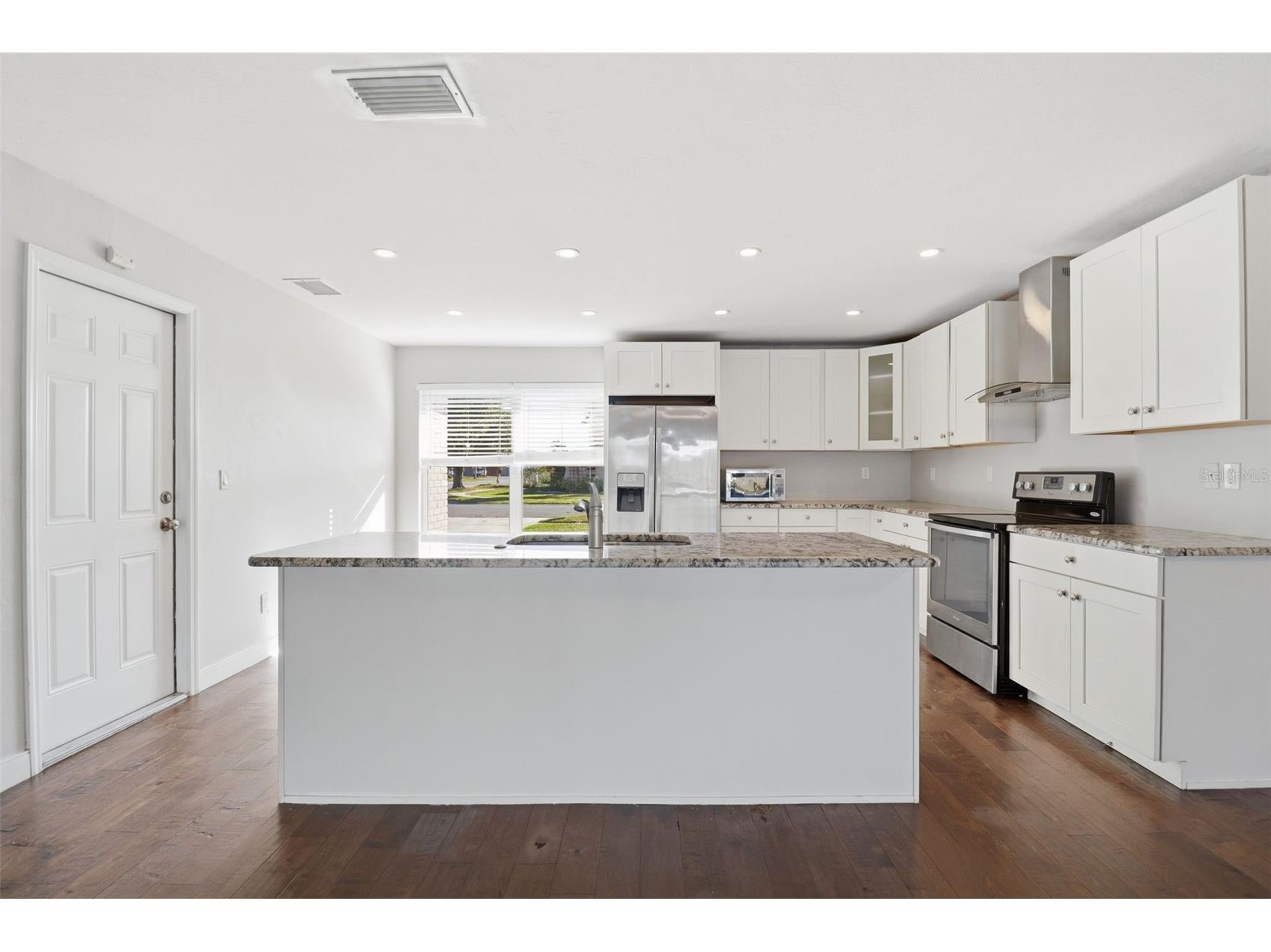 1495 Charmont Place Fort Myers FL 33919 A4676721 image11