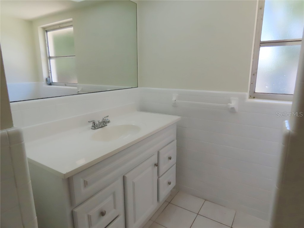 1495 Lakeside Drive Dunedin FL 34698 TB8414639 image29