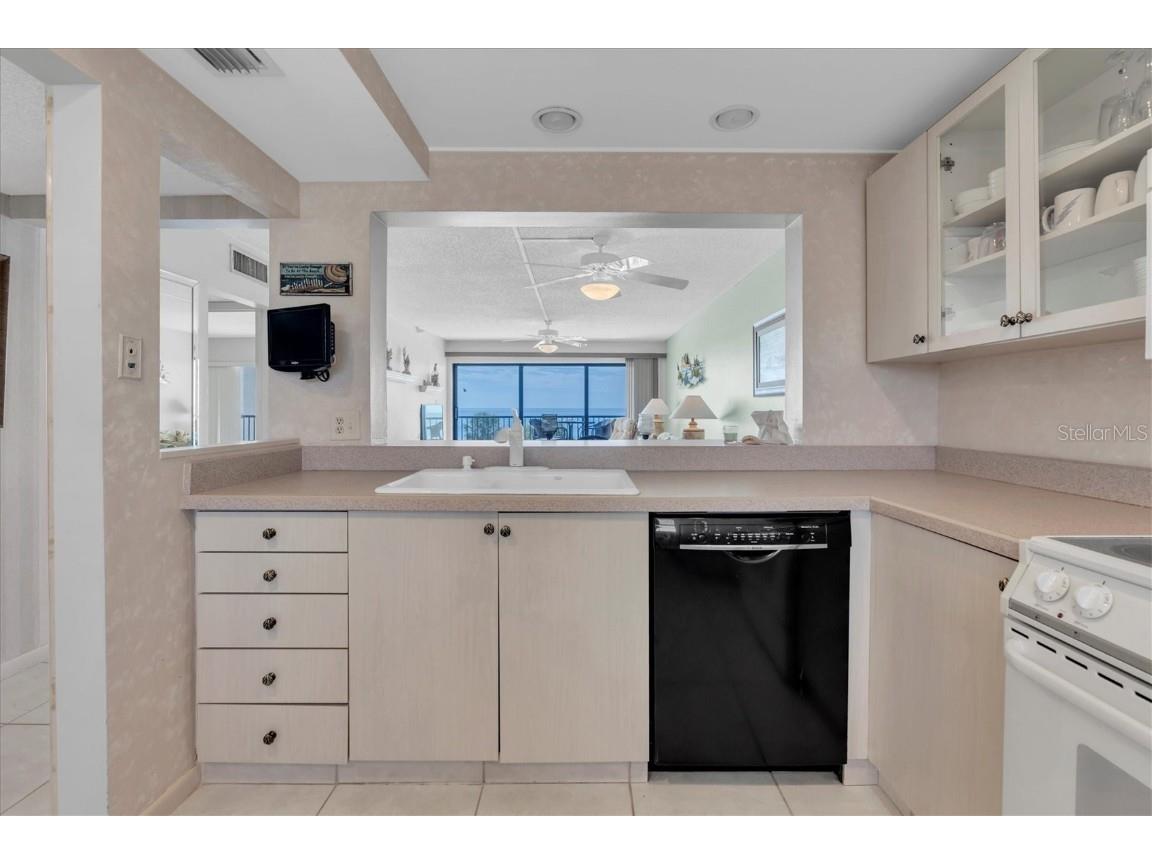 14950 Gulf Boulevard #402 Madeira Beach FL 33708 - GULF OF AMERICA TB8443864 image9