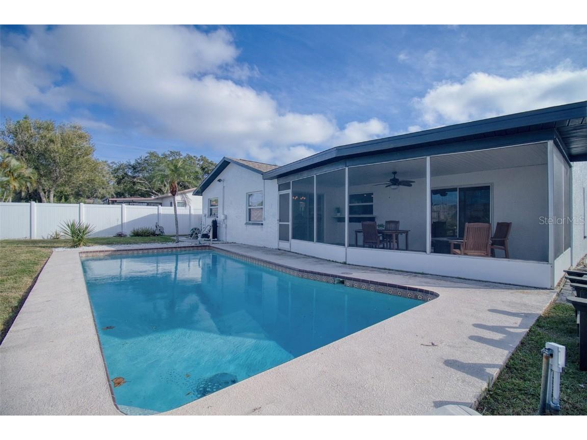 1496 Seaspray Lane Dunedin FL 34698 TB8453511 image3