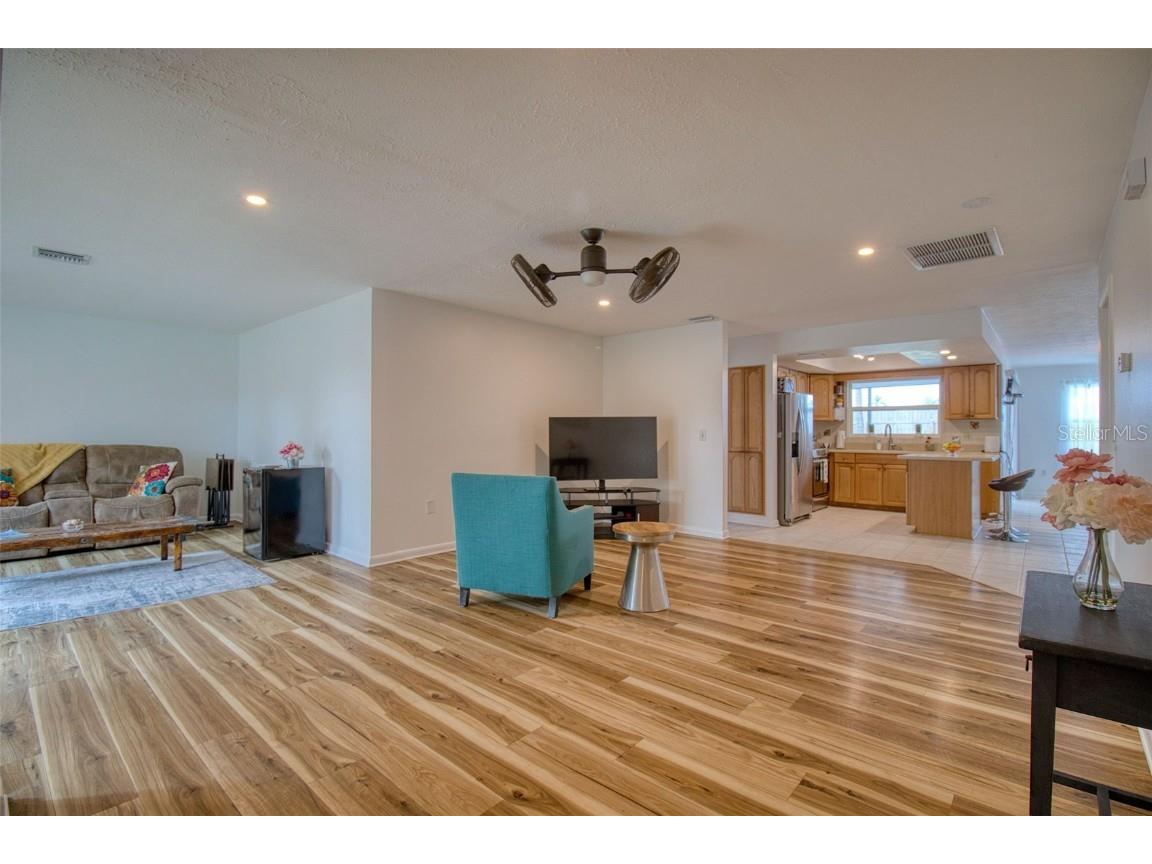 1496 Seaspray Lane Dunedin FL 34698 TB8453511 image4