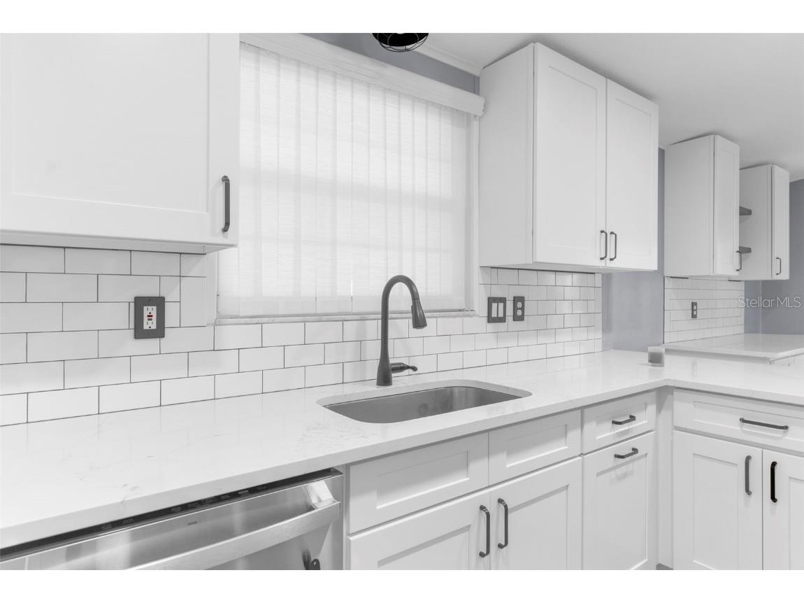 14986 Rialto Avenue Brooksville FL 34613 W7877116 image5