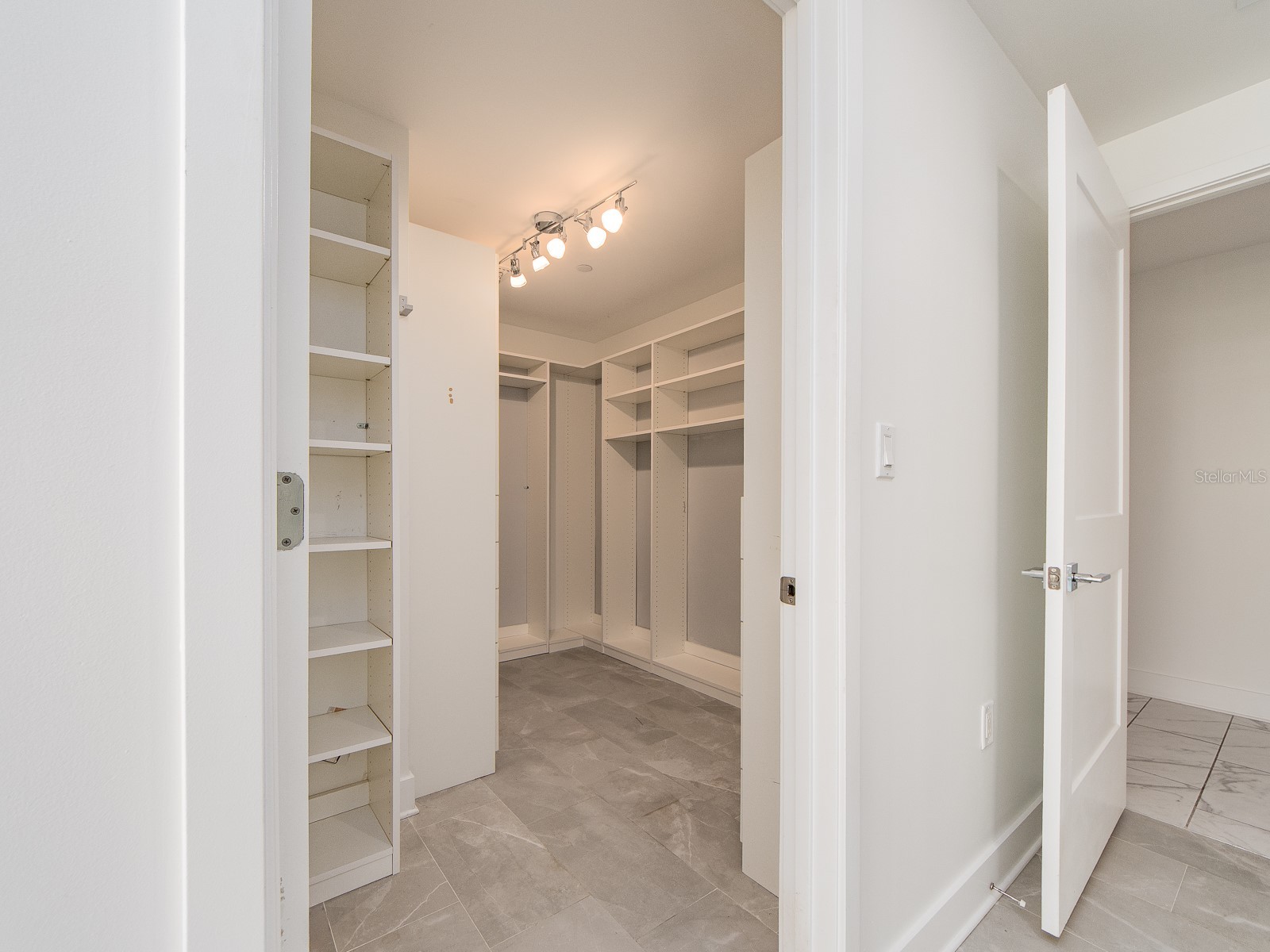 15 Avalon Street #303 Clearwater Beach FL 33767 TB8489309 image17