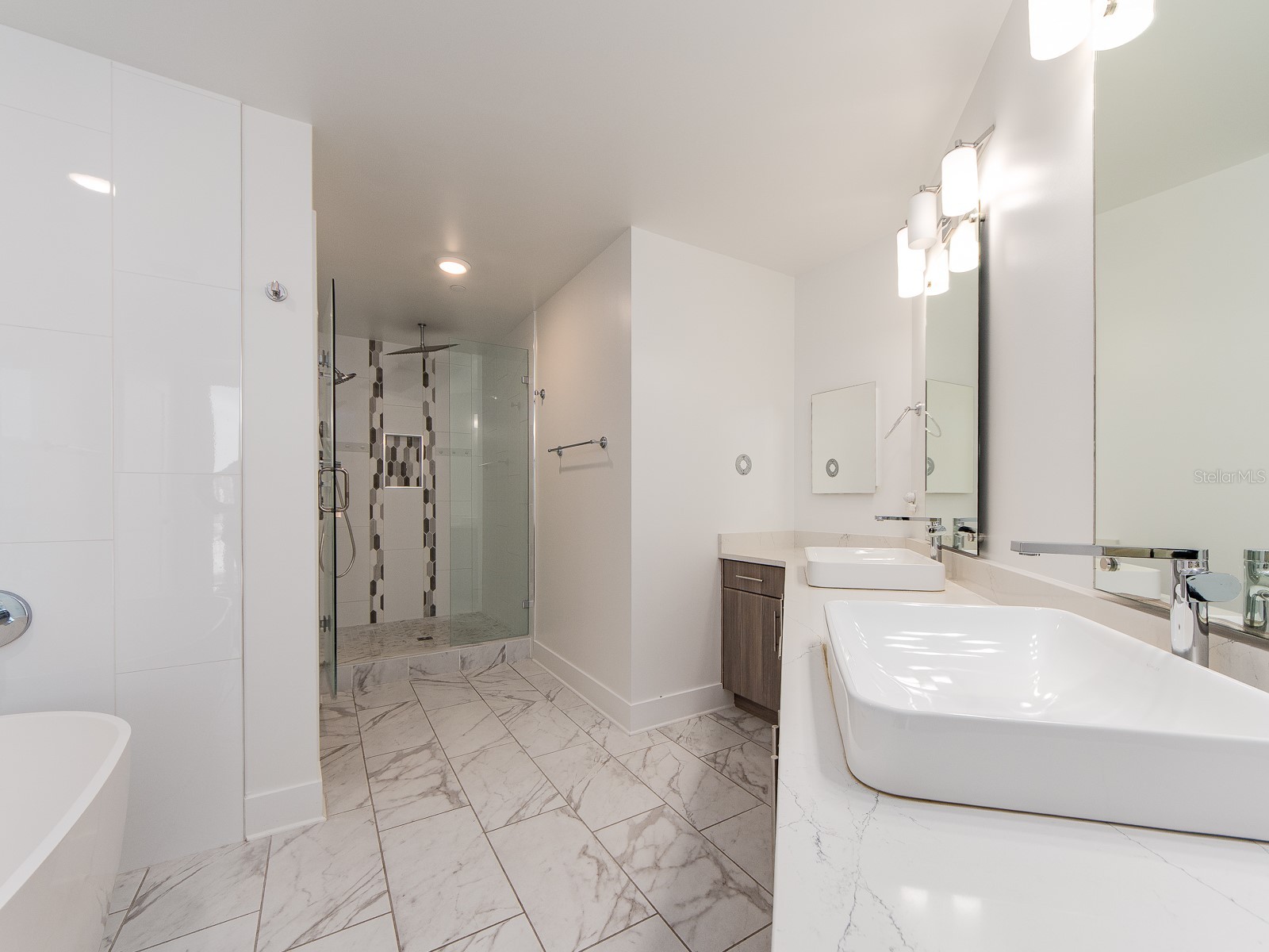 15 Avalon Street #303 Clearwater Beach FL 33767 TB8489309 image19