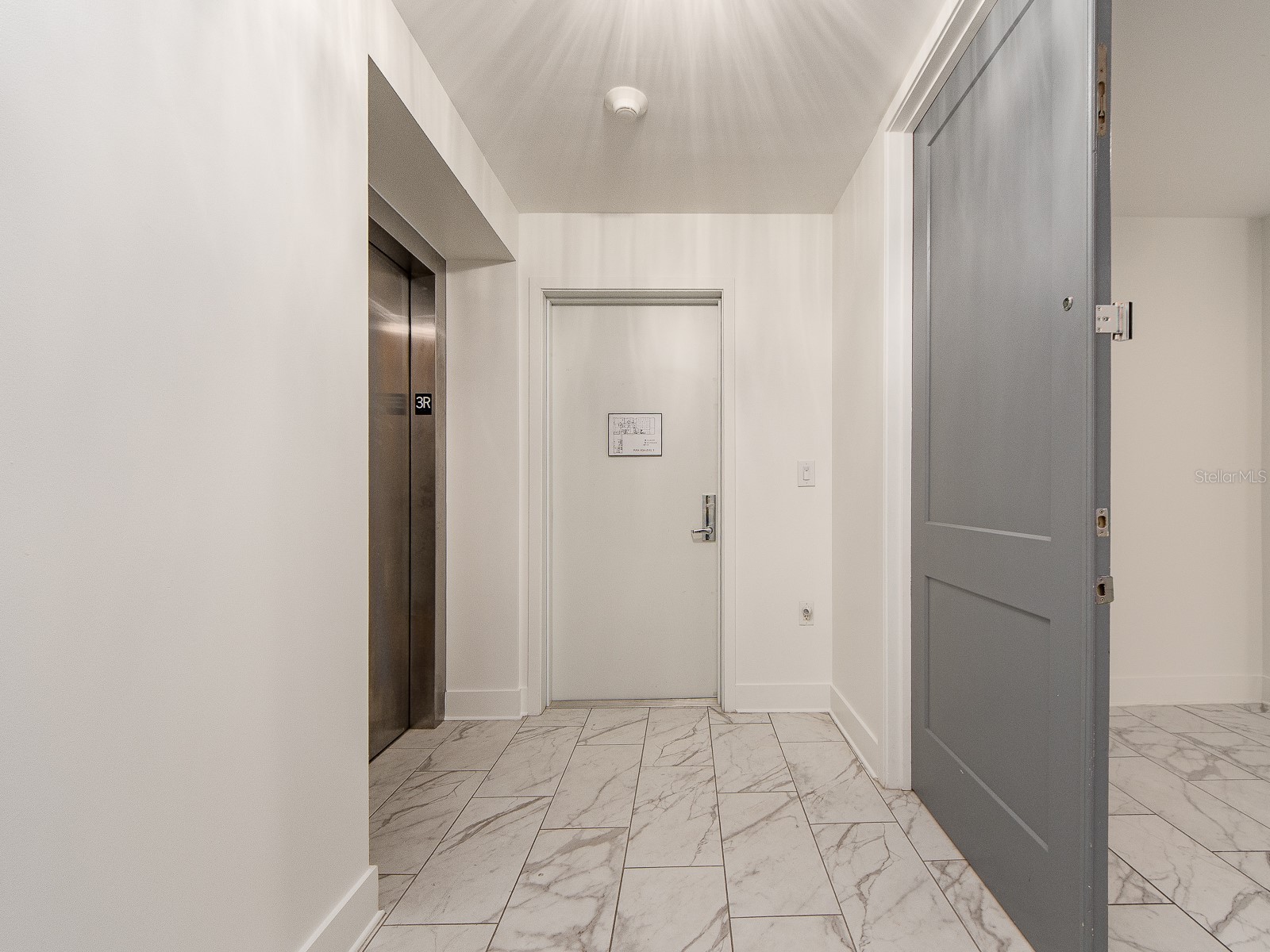 15 Avalon Street #303 Clearwater Beach FL 33767 TB8489309 image2