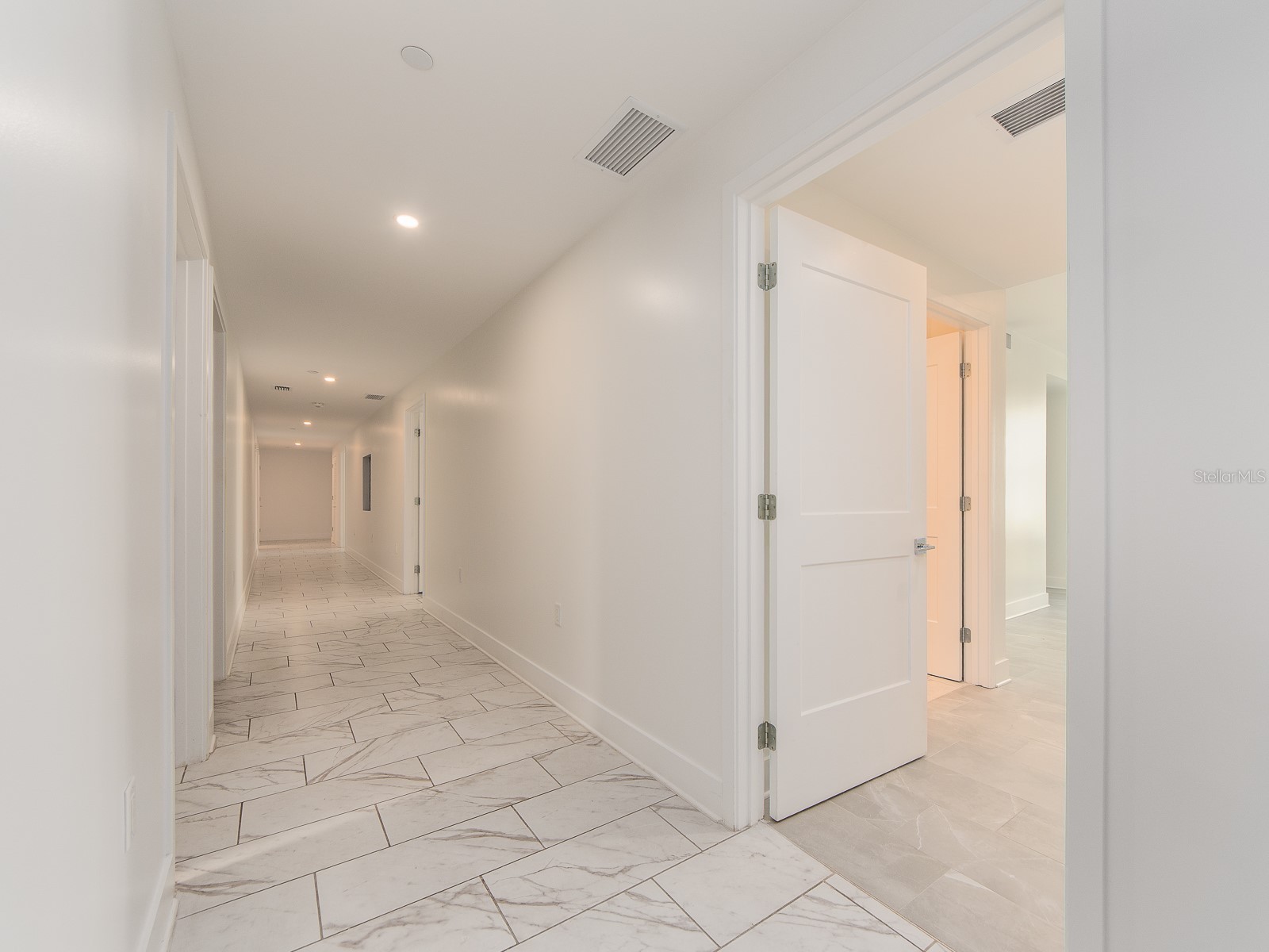 15 Avalon Street #303 Clearwater Beach FL 33767 TB8489309 image4