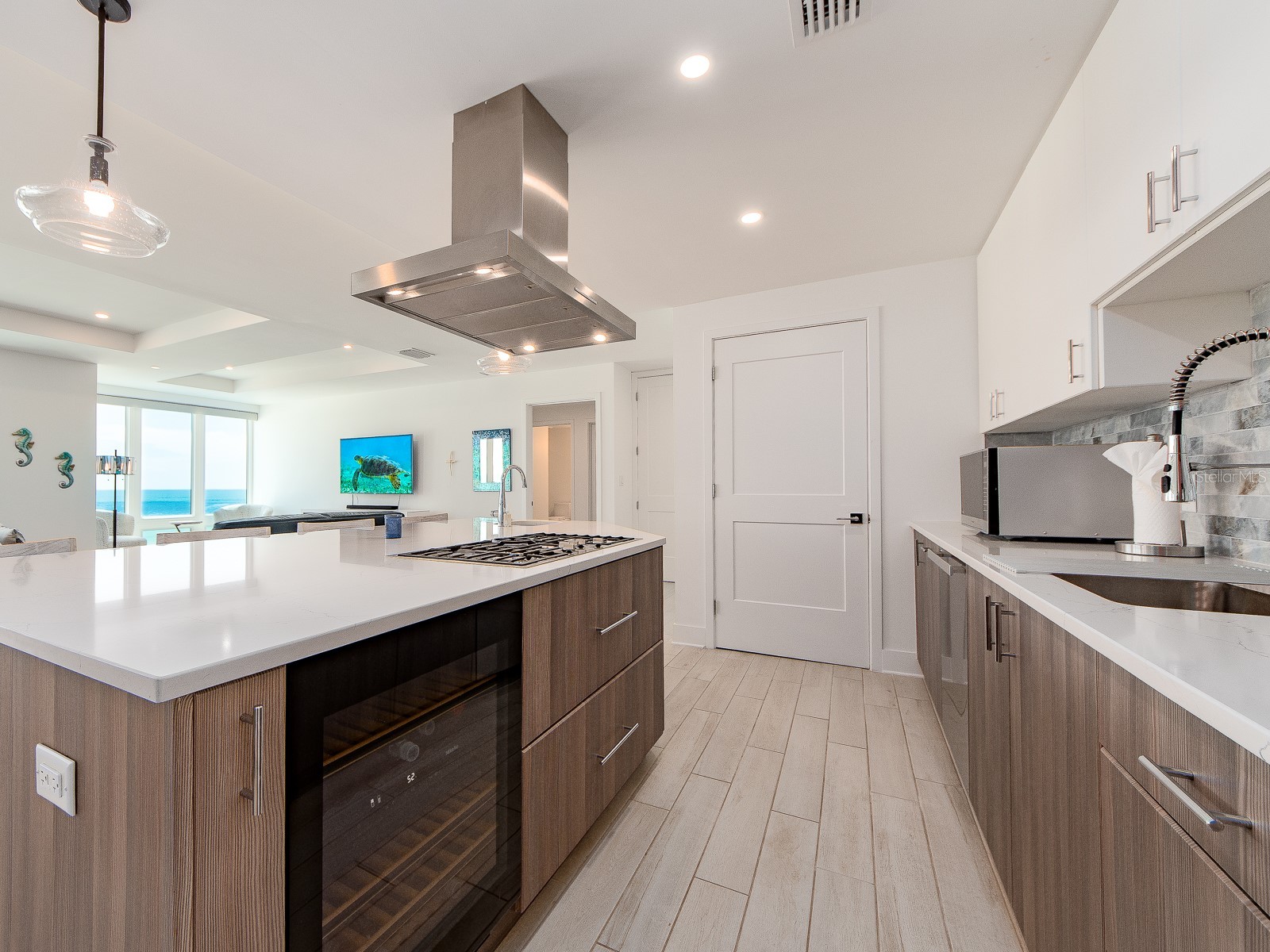 15 Avalon Street #701 Clearwater Beach FL 33767 TB8525338 image17