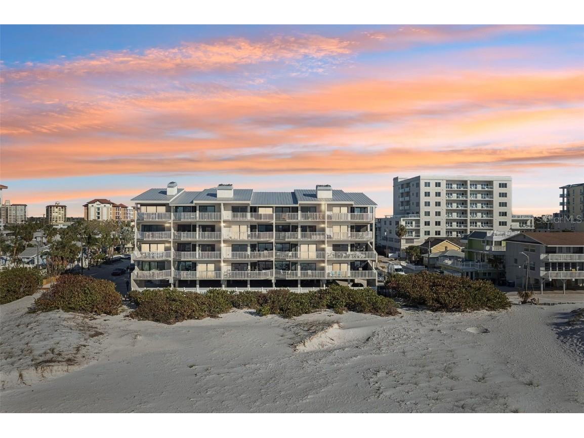 15 Glendale Street #A13 Clearwater Beach FL 33767 - GULF OF MEXICO TB8334812 image1