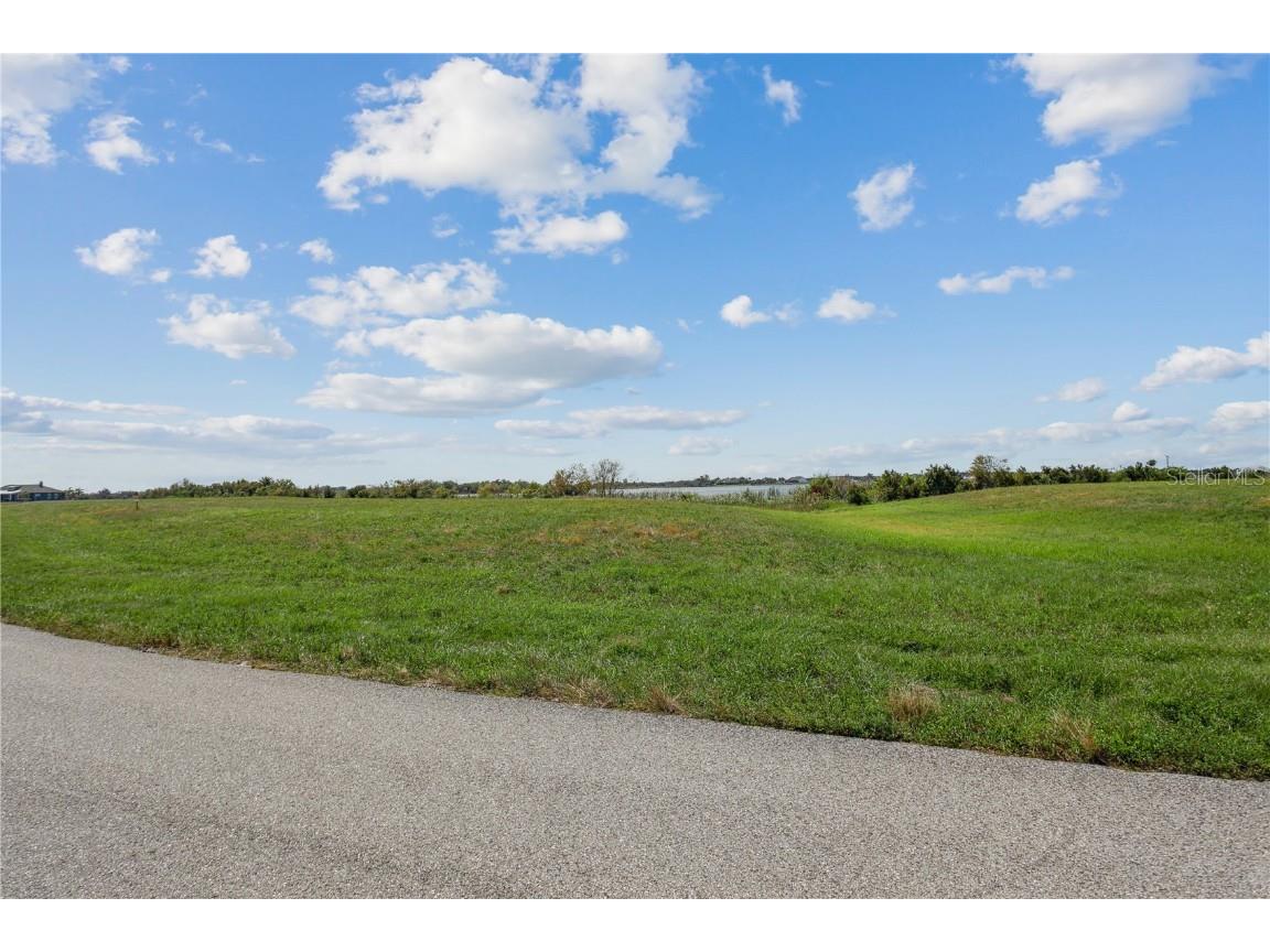 15 Lost River Trail Ruskin FL 33570 - BLUE HERON LAKE T3411265 image1