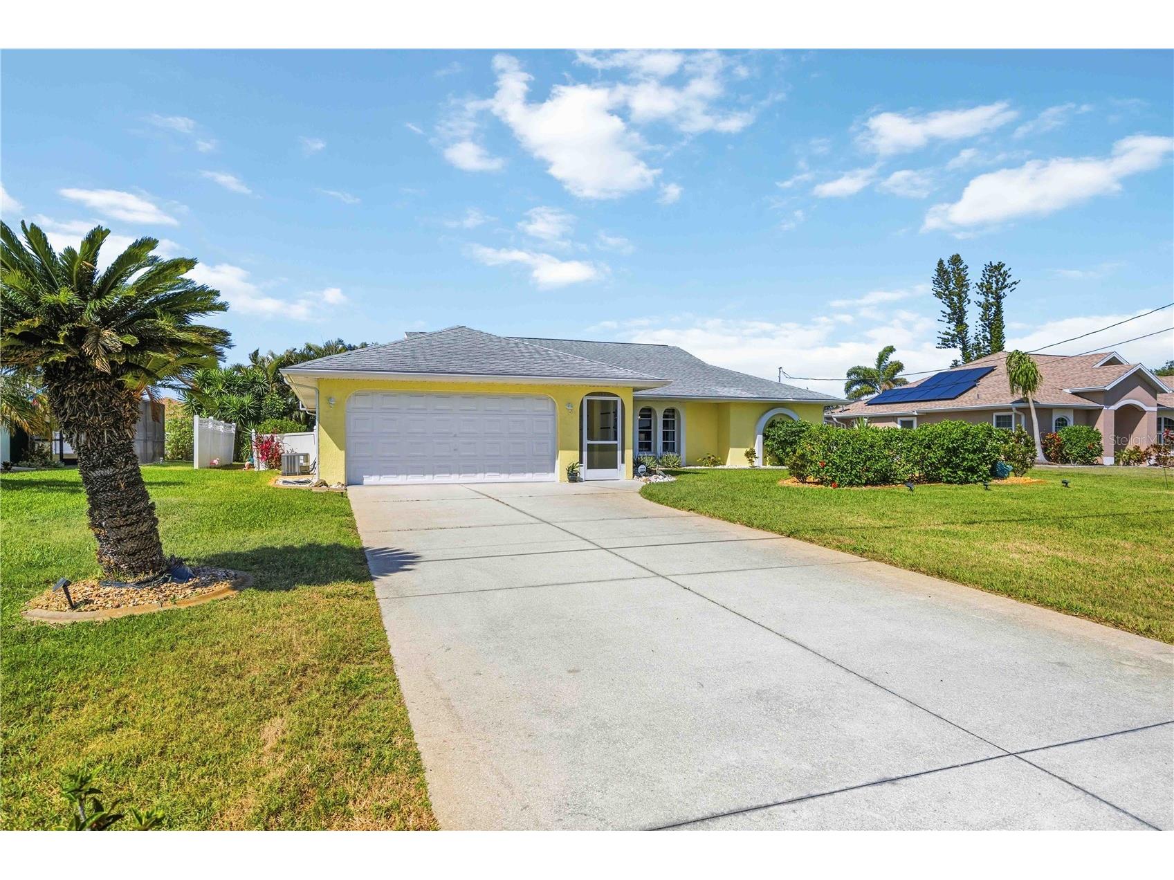 15 Mariner Lane Rotonda West FL 33947 D6147164 image1