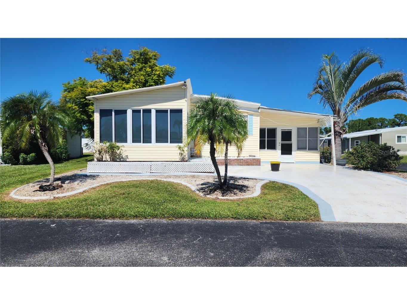 15 N Botany Bay Circle Englewood FL 34223 A4667528 image1