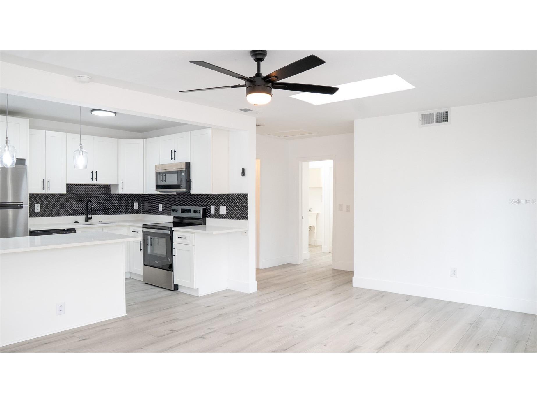 15 N Saturn Avenue Clearwater FL 33755 TB8506812 image4