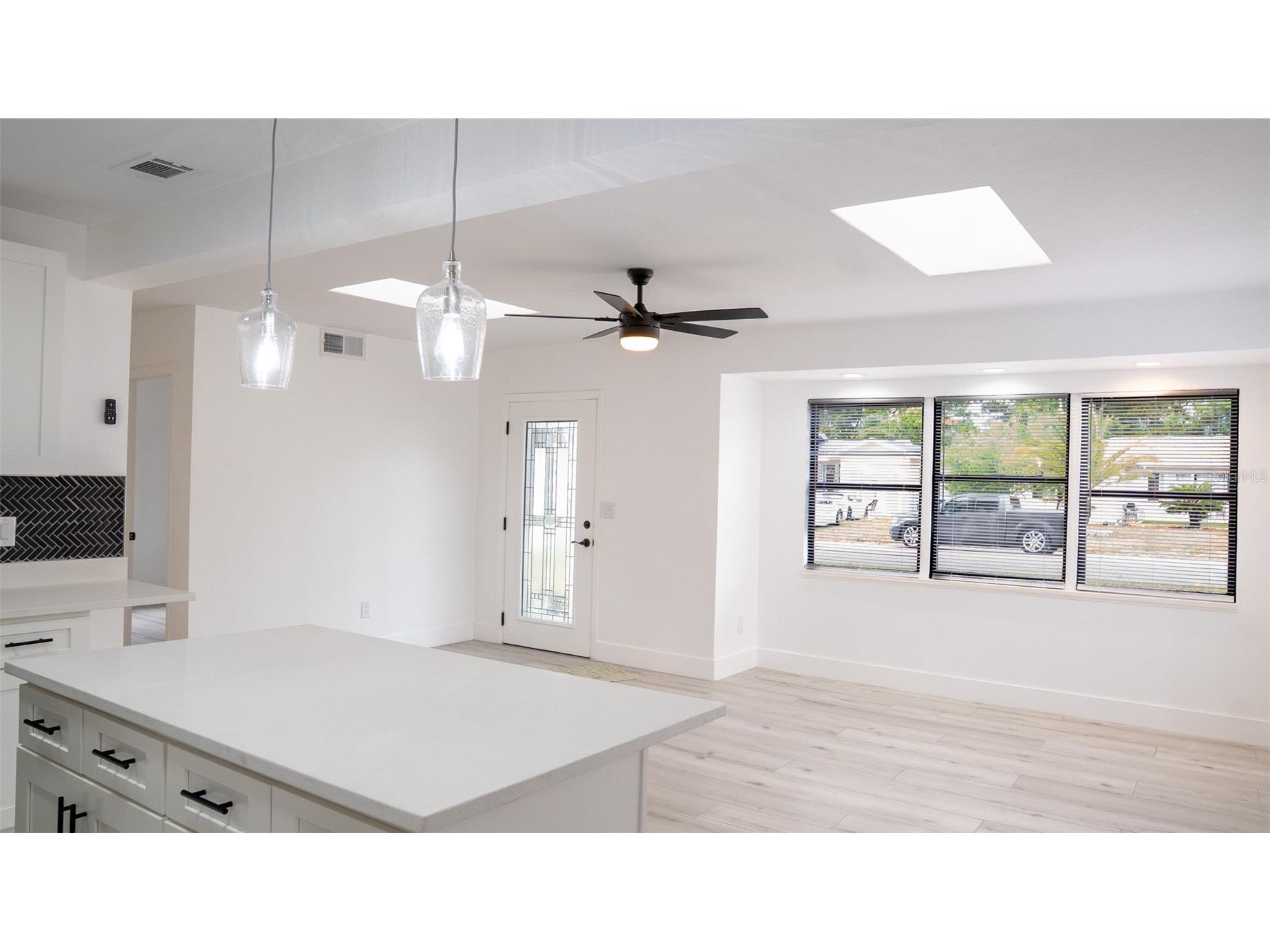 15 N Saturn Avenue Clearwater FL 33755 TB8506812 image5