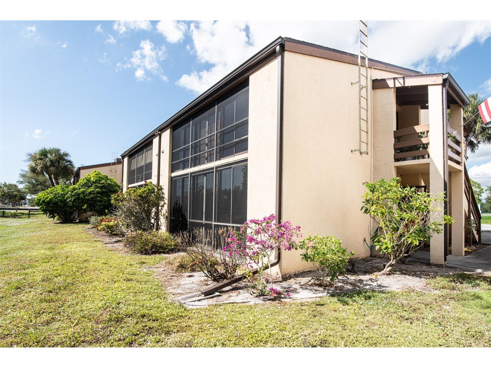 15 Quails Run Boulevard #1 Englewood FL 34223 A4672377 image1