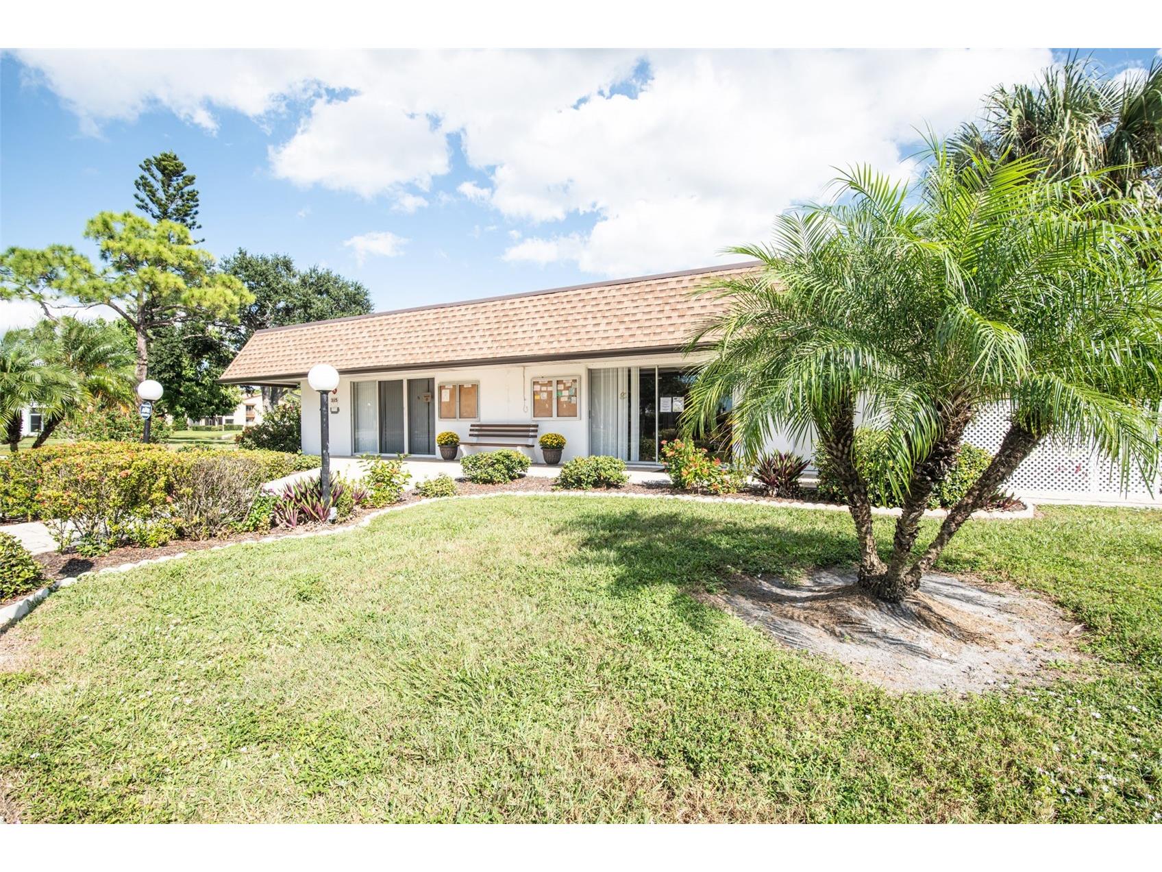 15 Quails Run Boulevard #1 Englewood FL 34223 A4672377 image27