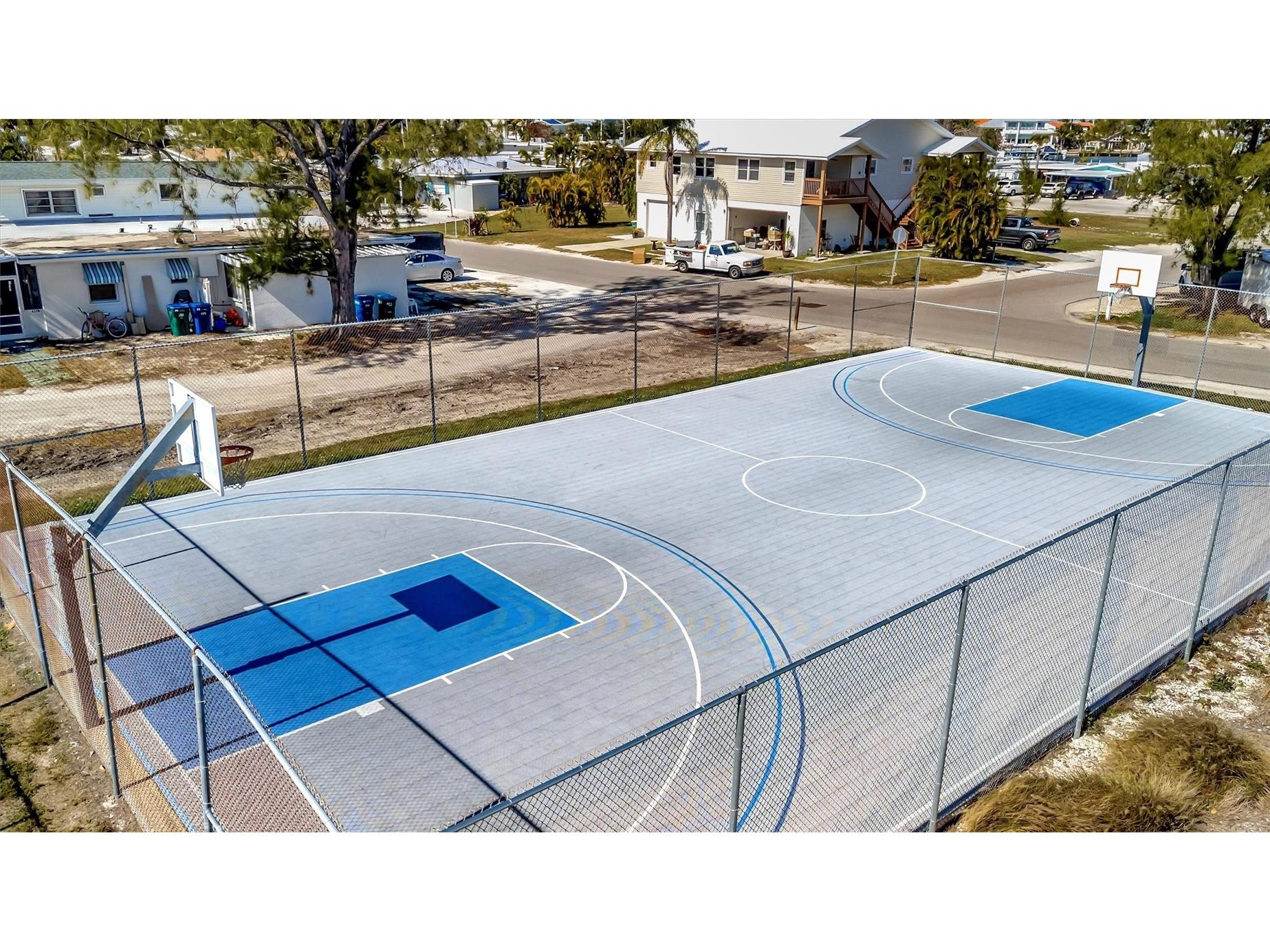 15 Seaside Court Holmes Beach FL 34217 A4642333 image43