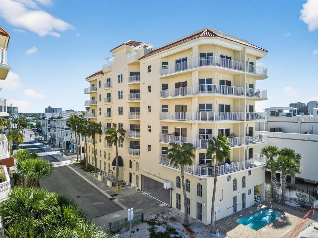 15 Somerset Street #4A Clearwater Beach FL 33767 TB8450041 image1