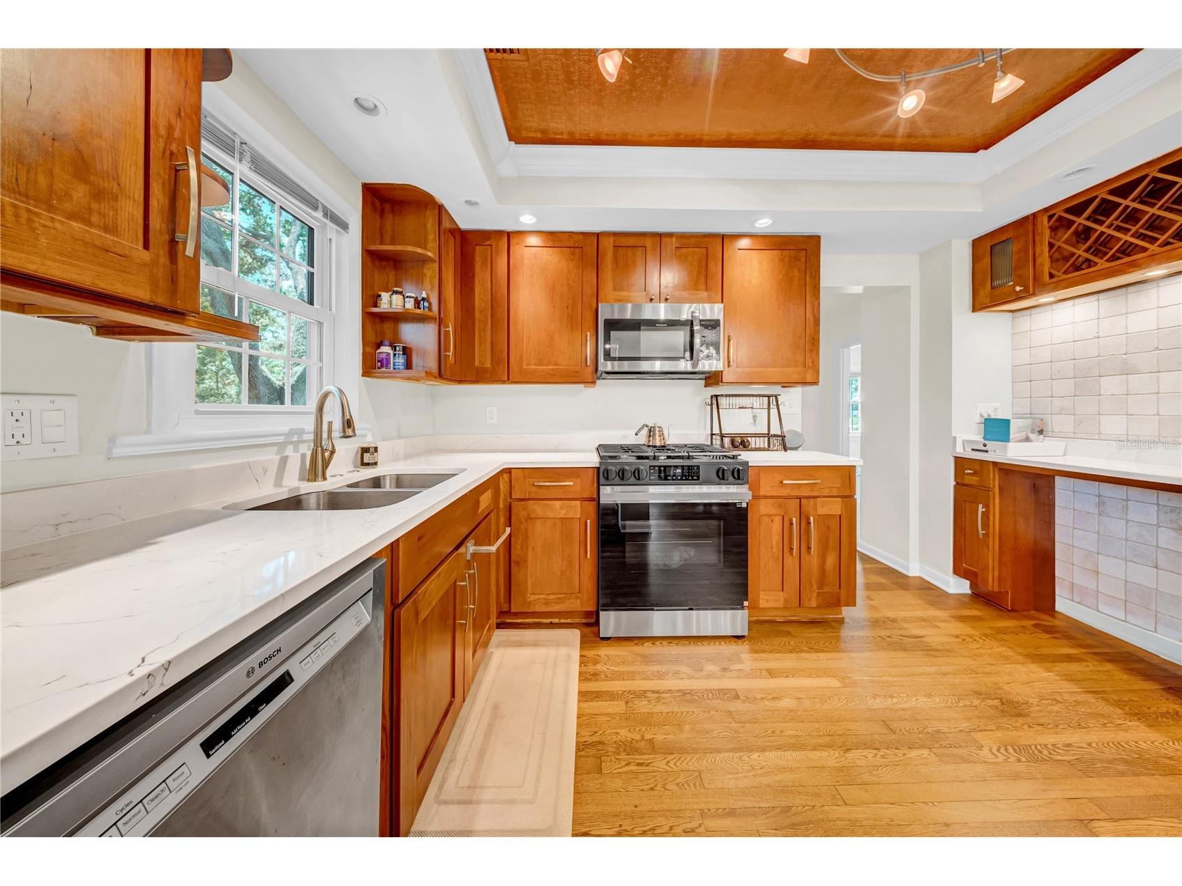 150 23rd Avenue N Saint Petersburg FL 33704 TB8425662 image17