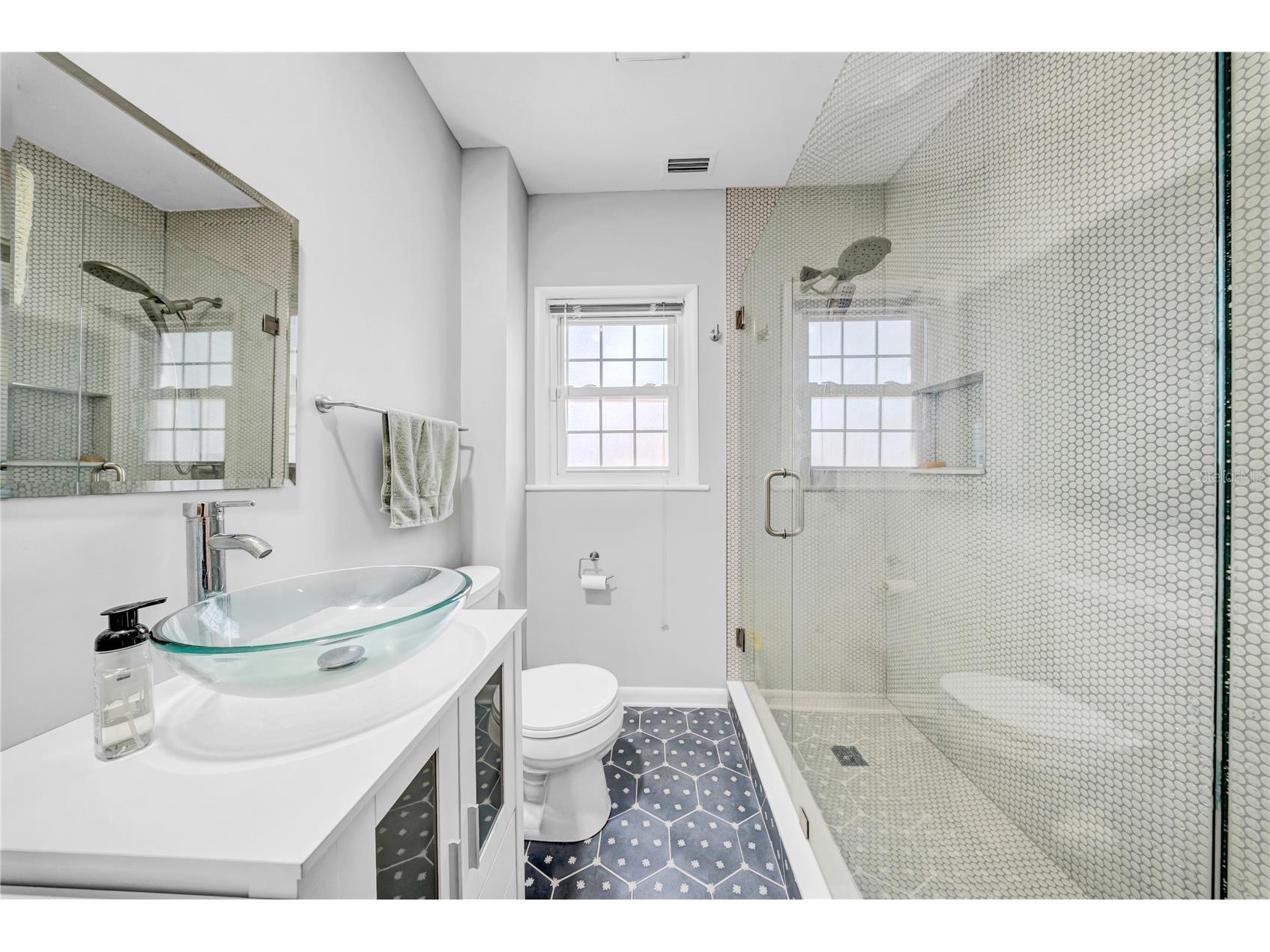 150 23rd Avenue N Saint Petersburg FL 33704 TB8425662 image26