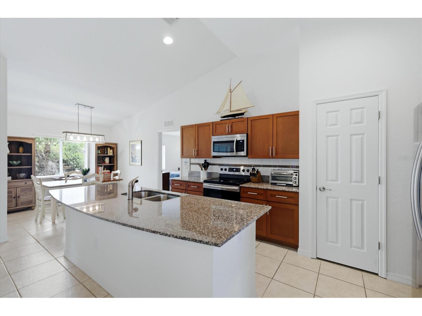150 Baytree Drive Rotonda West FL 33947 - BUTTERFORD WATERWAY D6147657 image3