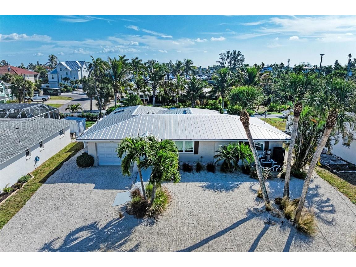 150 Crescent Drive Anna Maria FL 34216 A4676224 image1