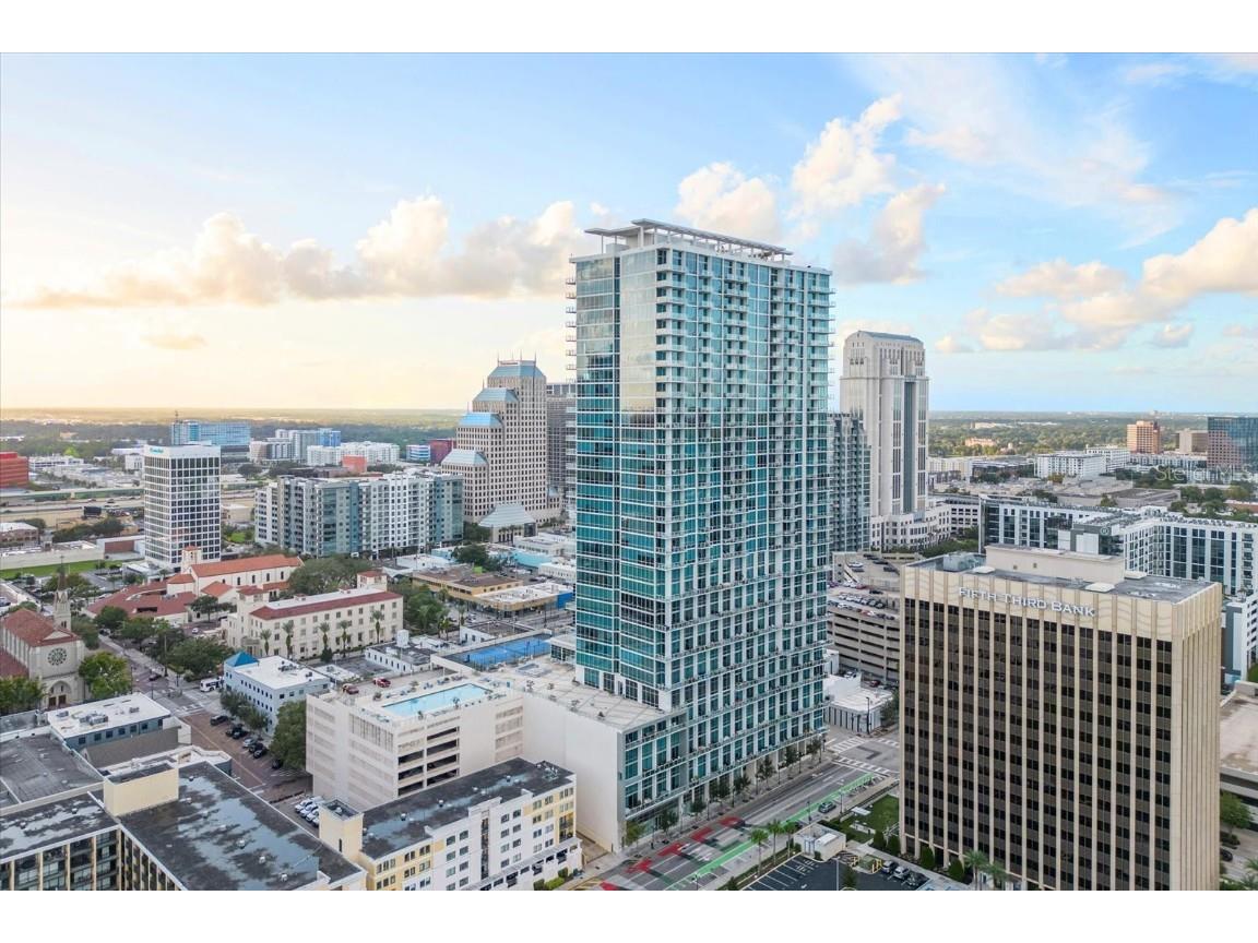 150 E Robinson Street #16B-2 (1605) Orlando FL 32801 - LAKE EOLA O6311709 image2