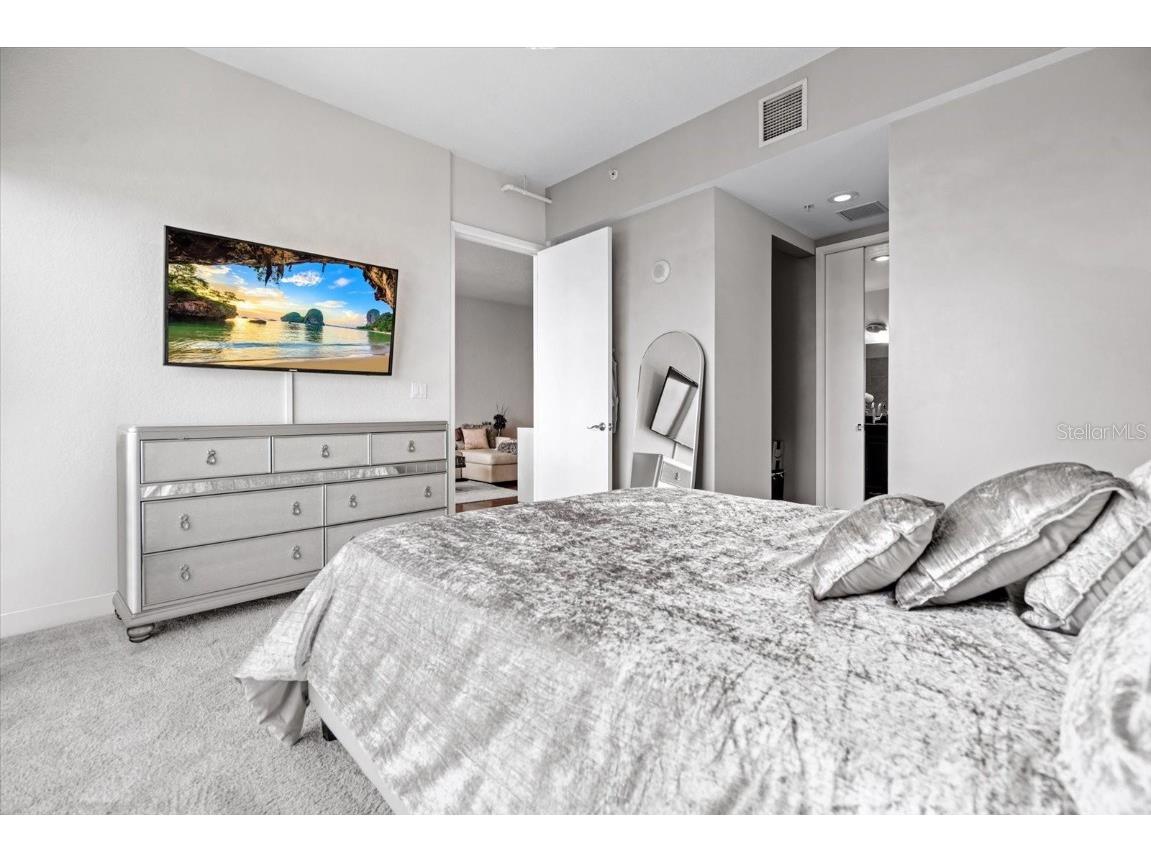 150 E Robinson Street #16B-2 (1605) Orlando FL 32801 - LAKE EOLA O6311709 image21