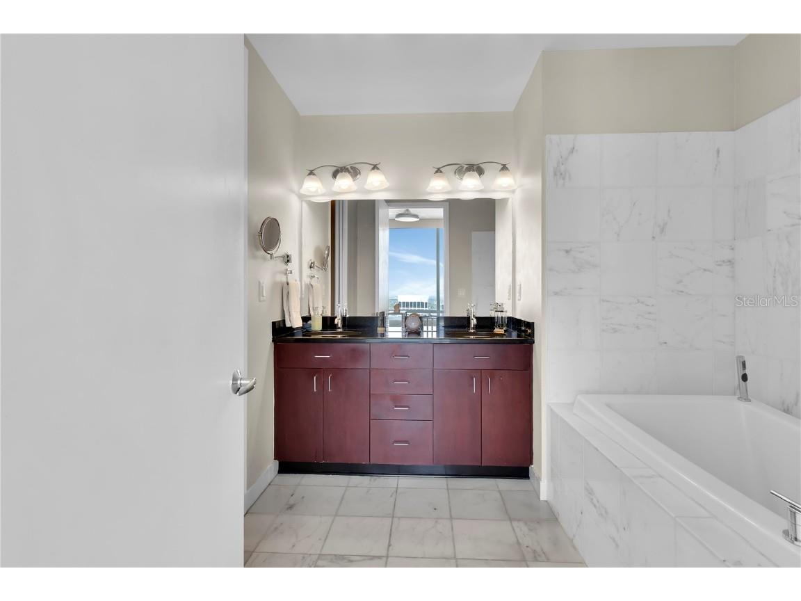 150 E Robinson Street #2002 Orlando FL 32801 - LAKE EOLA O6306220 image23