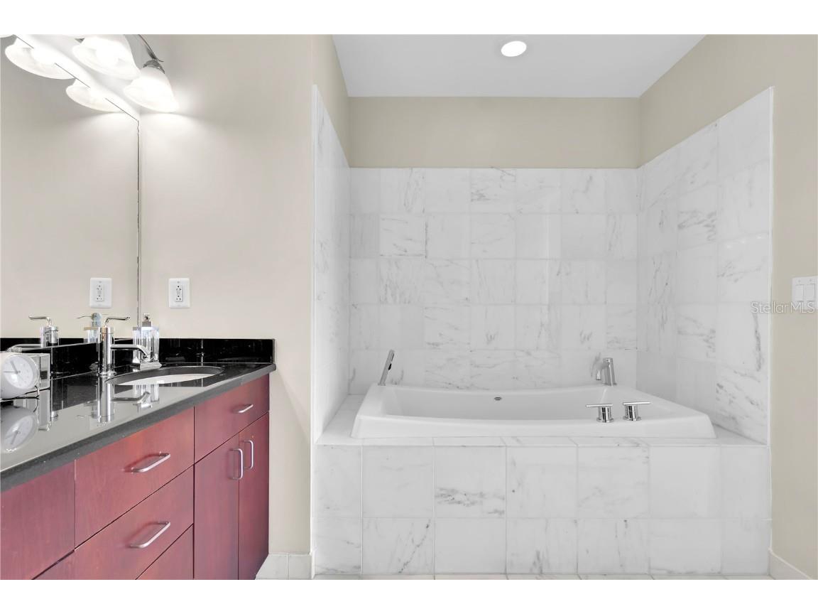 150 E Robinson Street #2002 Orlando FL 32801 - LAKE EOLA O6306220 image24