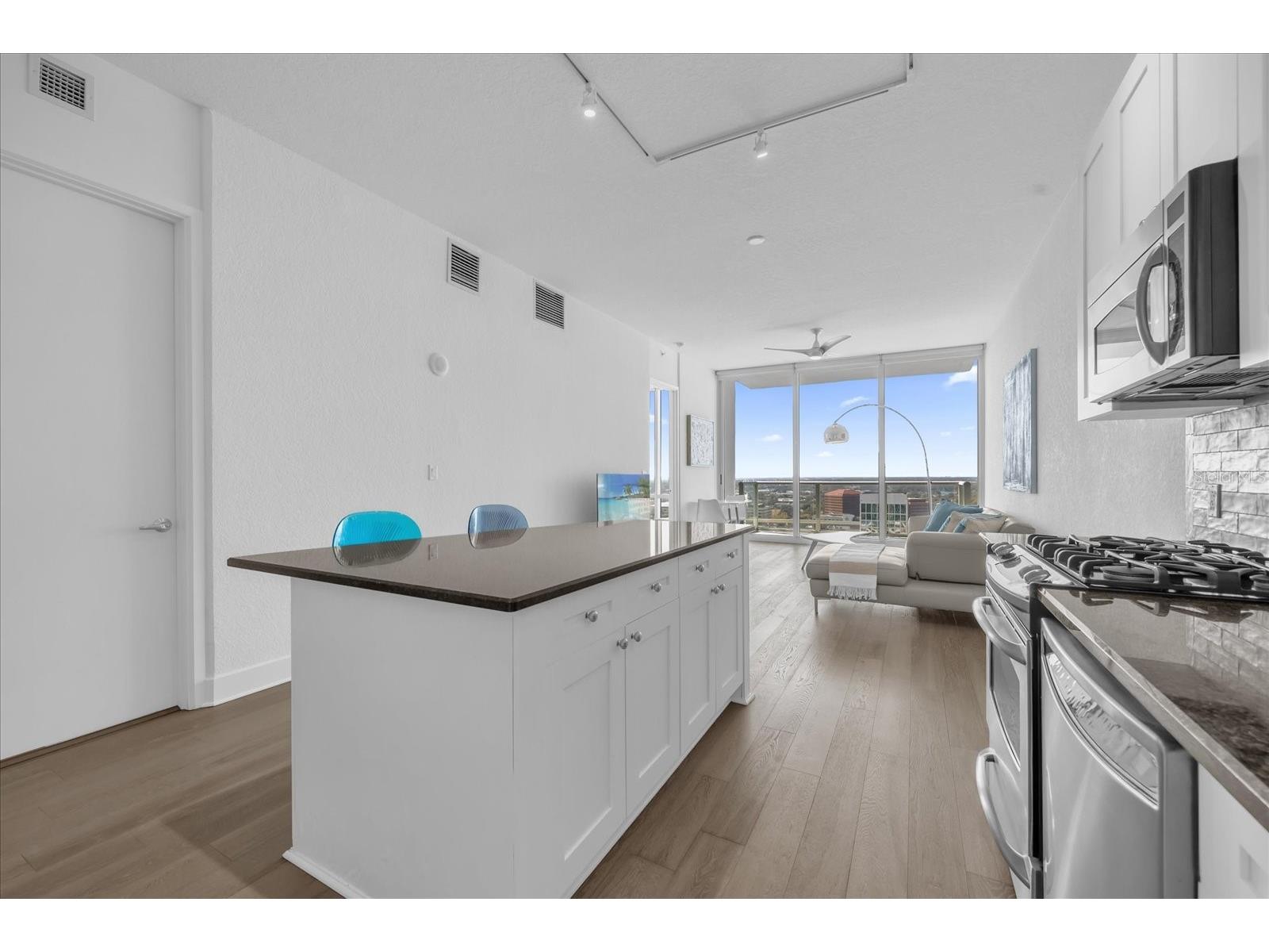 150 E Robinson Street #23B-7 Orlando FL 32801 O6403410 image3