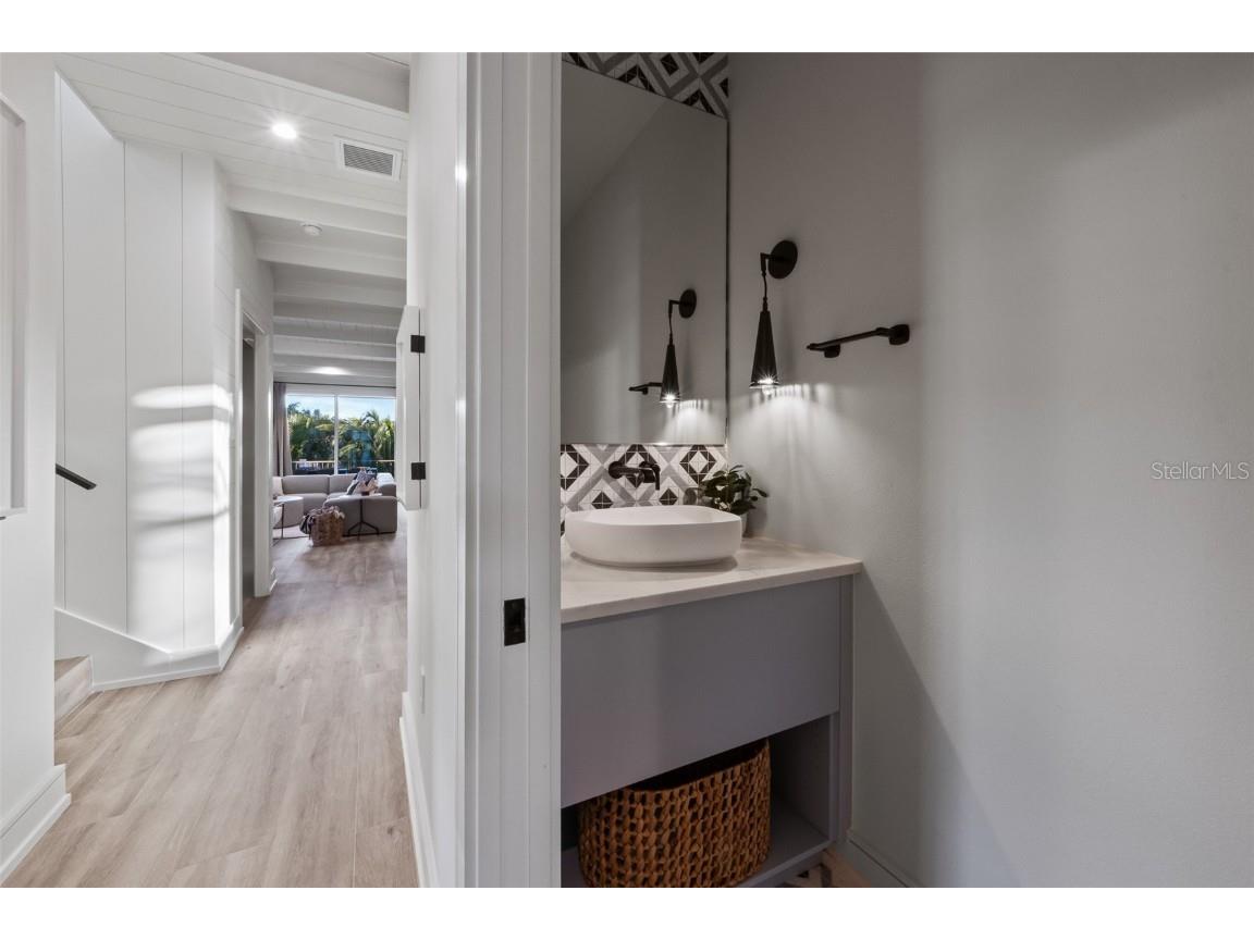 150 Grant Drive Sarasota FL 34236 A4673373 image22