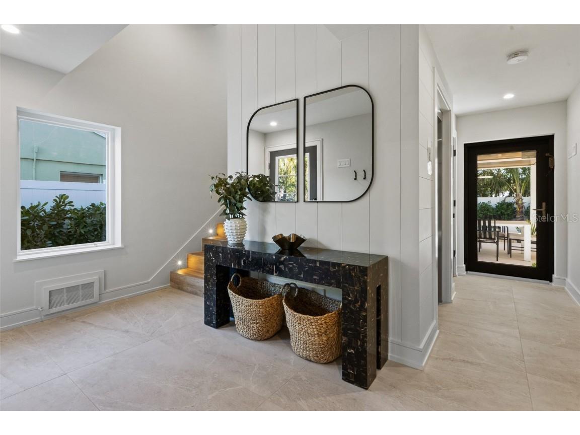 150 Grant Drive Sarasota FL 34236 A4673373 image3