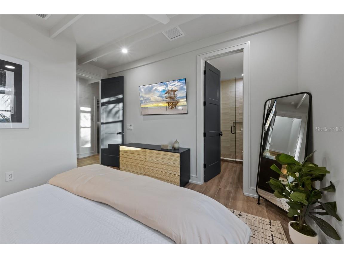 150 Grant Drive Sarasota FL 34236 A4673373 image30