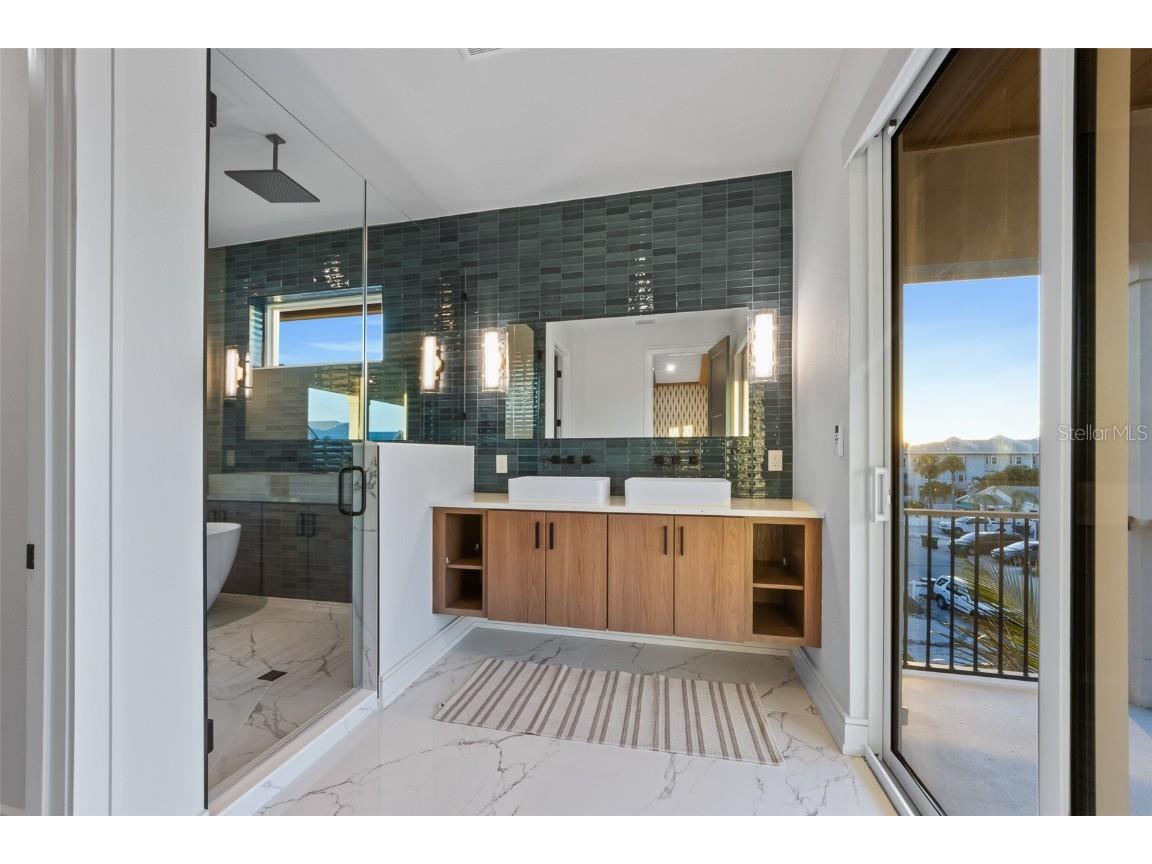 150 Grant Drive Sarasota FL 34236 A4673373 image39