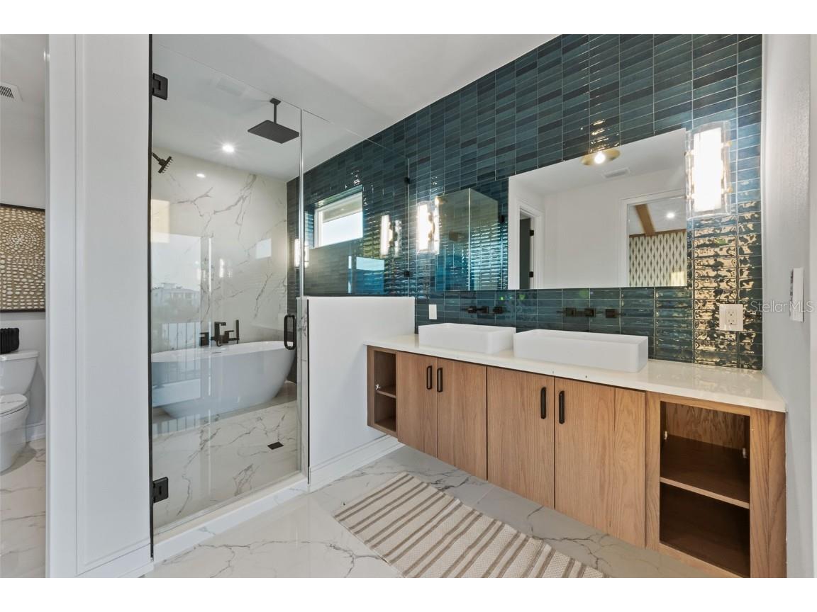 150 Grant Drive Sarasota FL 34236 A4673373 image40