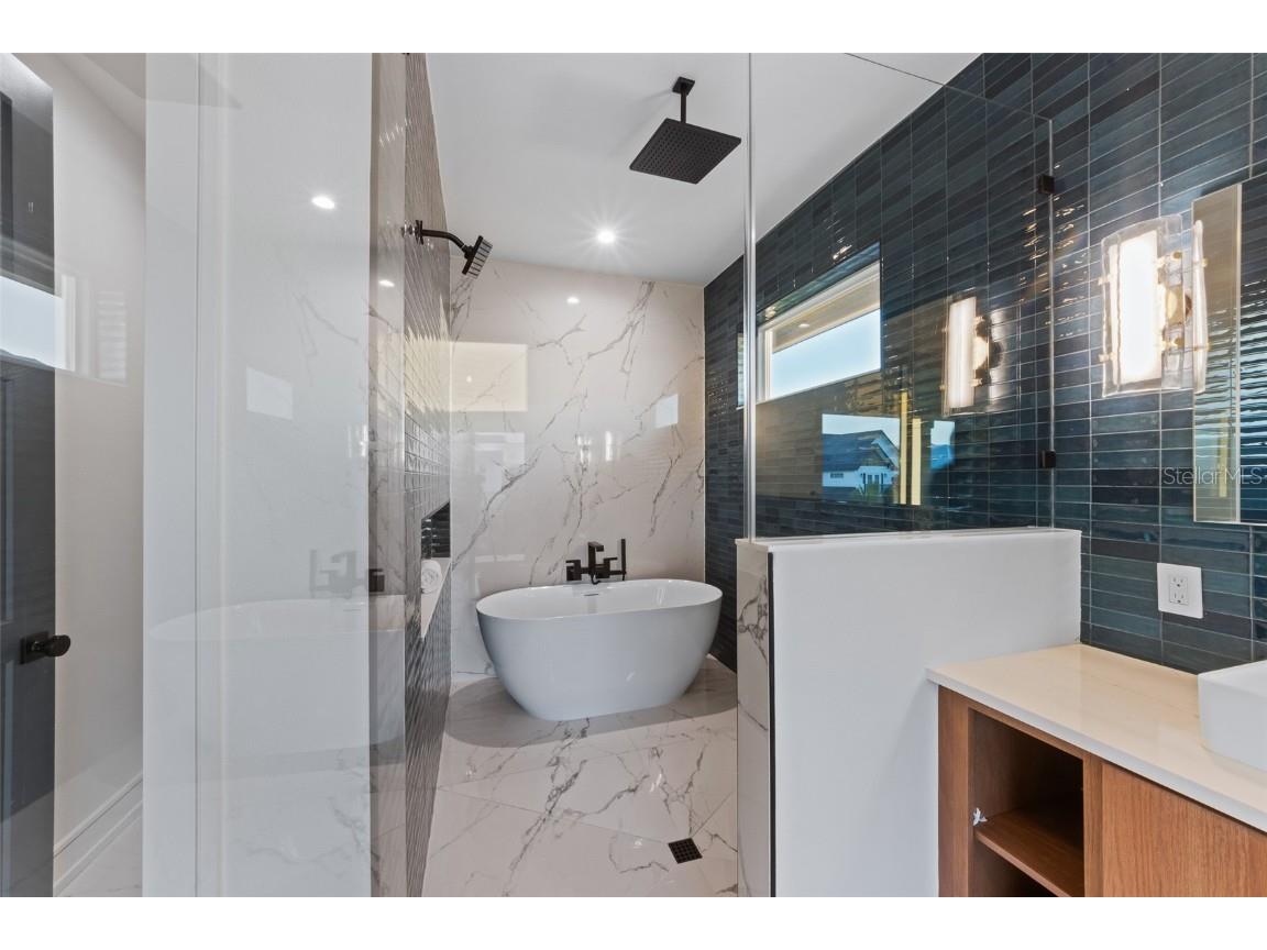 150 Grant Drive Sarasota FL 34236 A4673373 image41