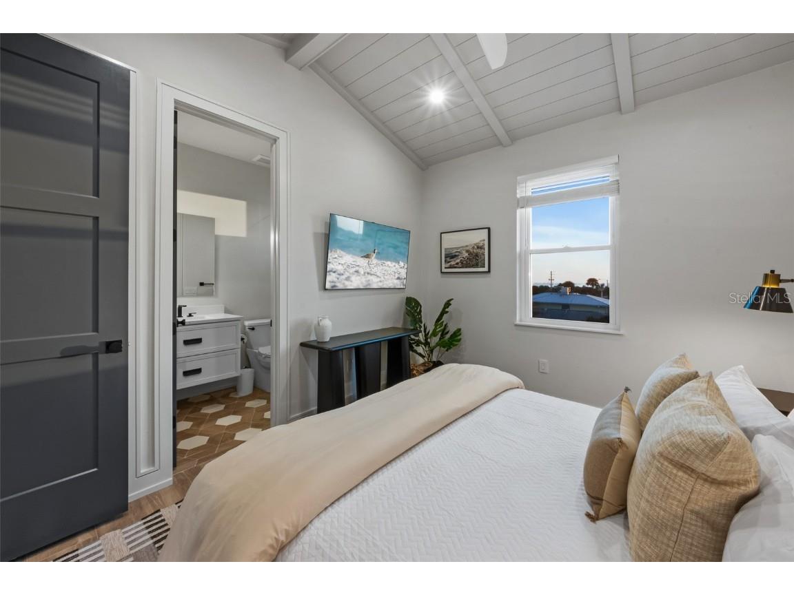 150 Grant Drive Sarasota FL 34236 A4673373 image44