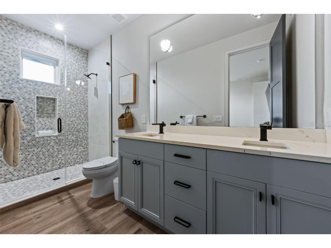 150 Grant Drive Sarasota FL 34236 A4673373 image51