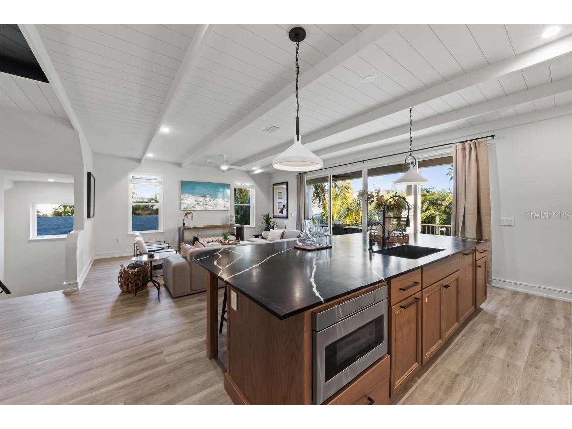 150 Grant Drive Sarasota FL 34236 A4673373 image6