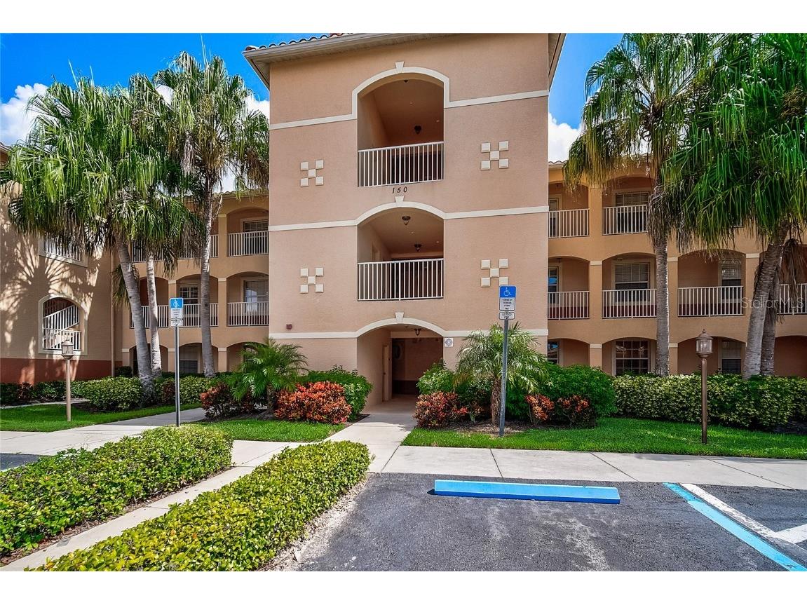 150 L Pavia Blvd #32 Venice FL 34292 A4512490 image1